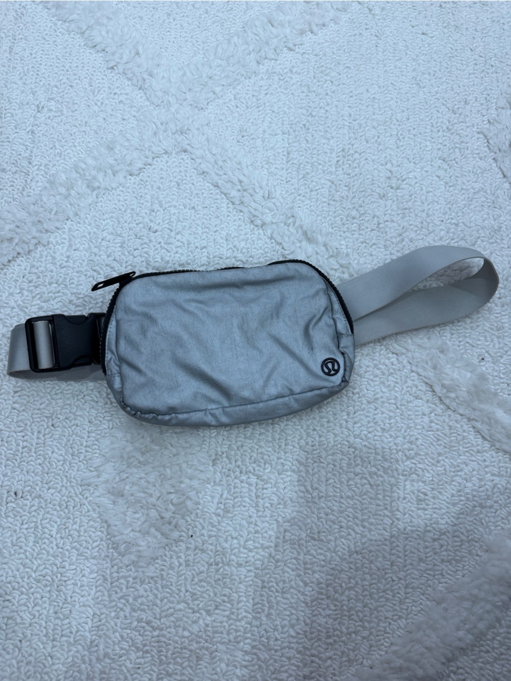 Lulu lemon silver Fanny pack